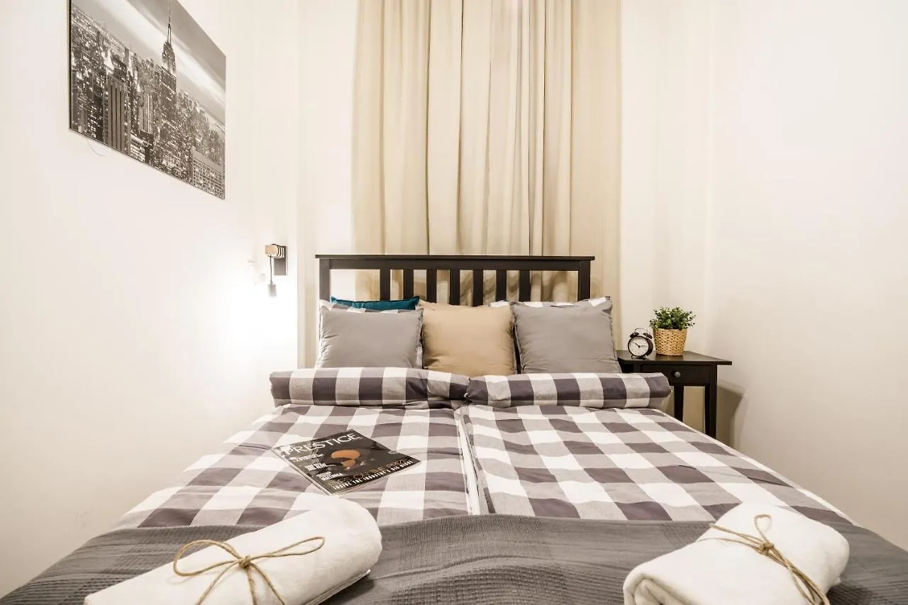 Kaz8 9 Apartment Budapest